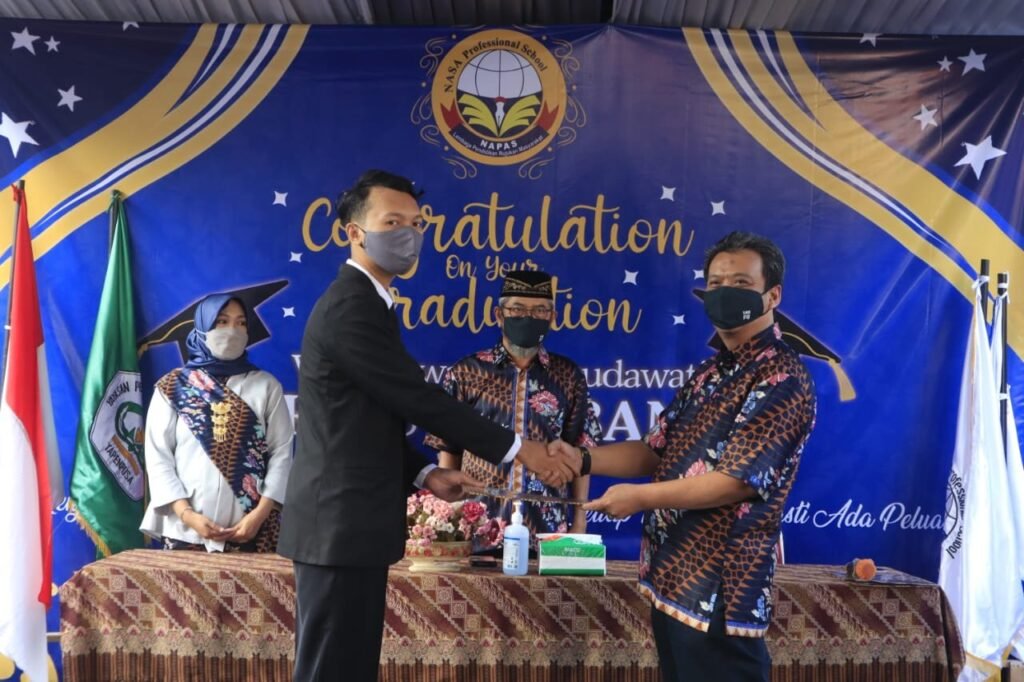 wisuda SMK putra bangsa