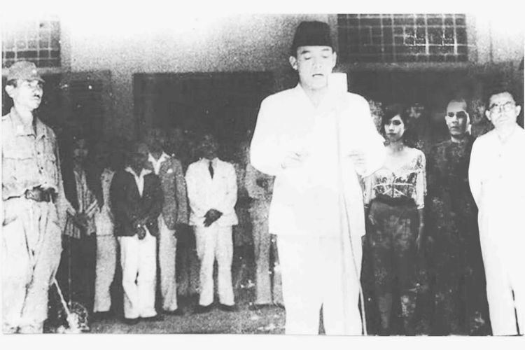 detik-detik-pembacaan-teks-proklamasi-kemerdekaan-indonesia-GgmlQsSEad