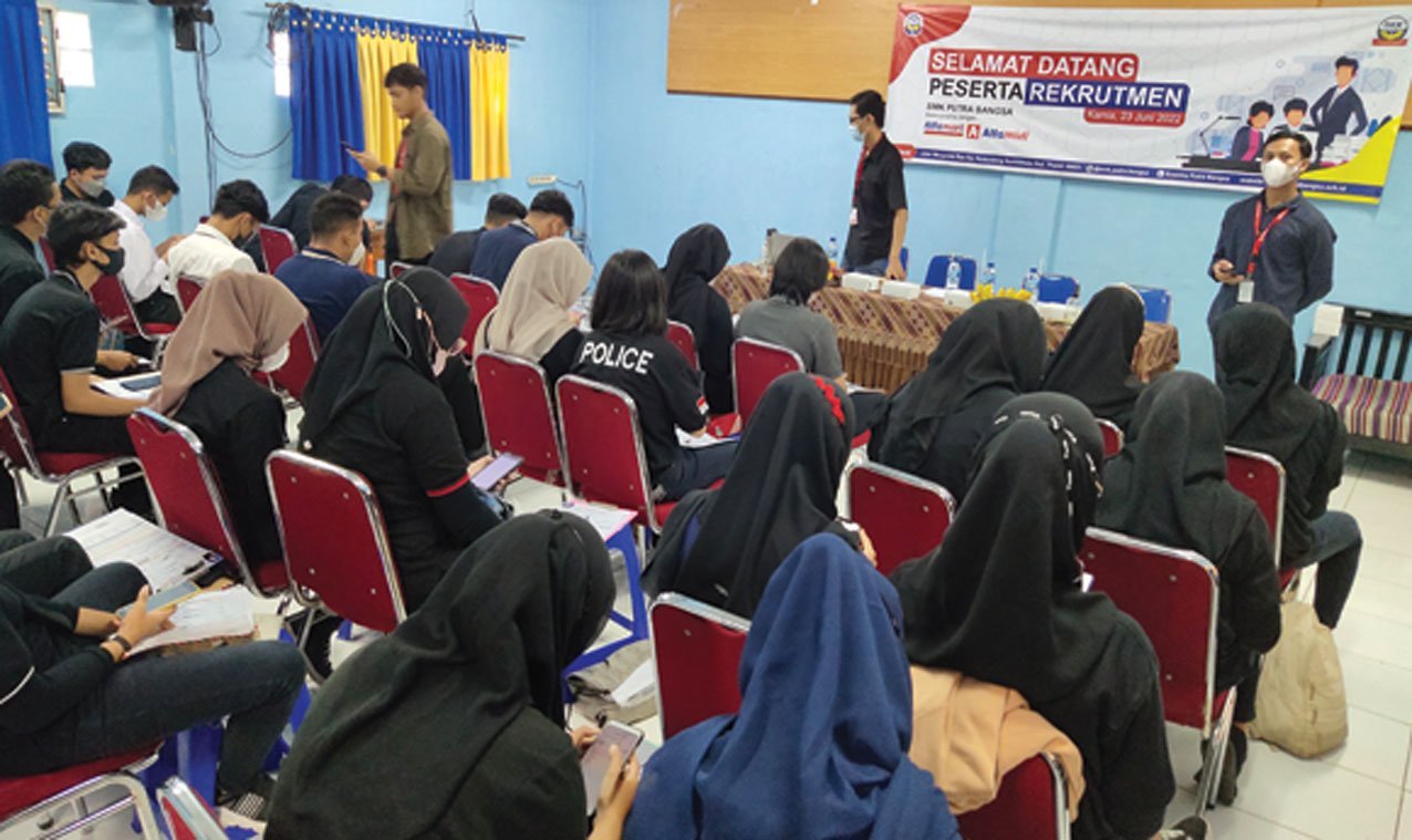SMK Putra Bangsa dan alfamidi